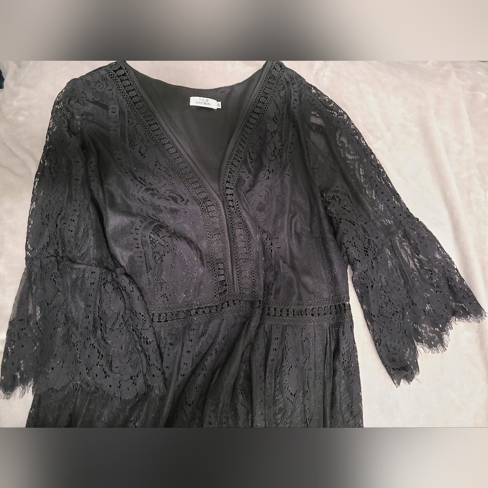 Boho black lace-style long maxi with decorative sleeves. Sz 24